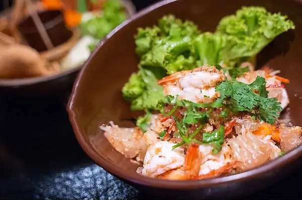 Thai-Inspired Pomelo Salad