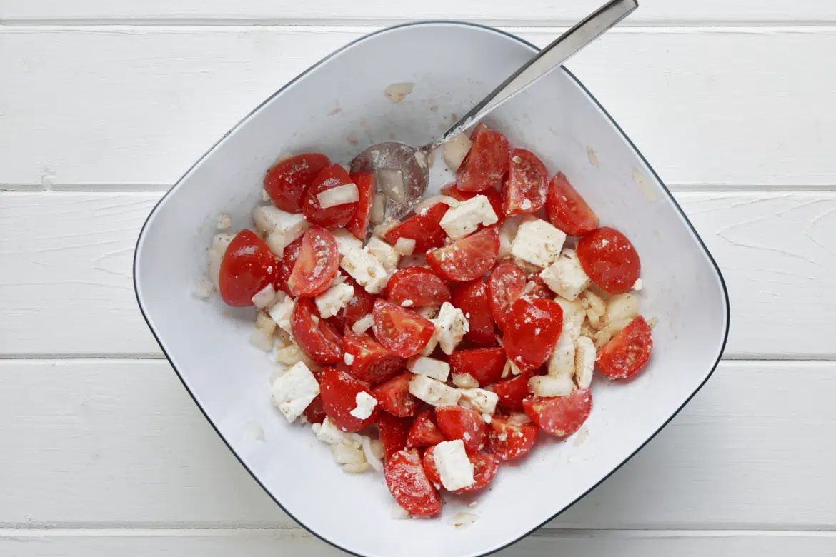 Easy and Yummy Greek Tomato Salad Recipe