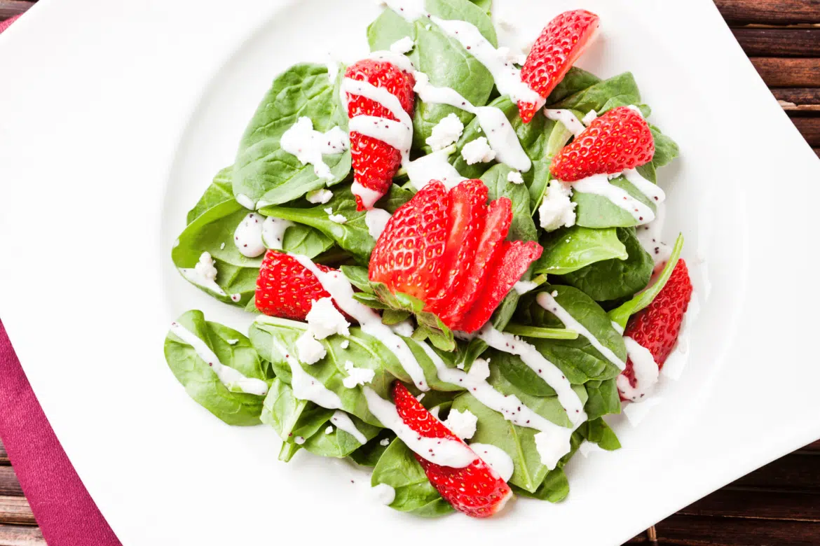 Tangy Spinach Salad With Strawberry Dressing Recipe
